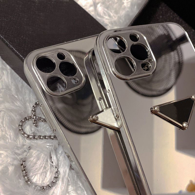 Fashion Designers Phone Case Mirror Phones Cases Classic Luxury Designer Mens Womens Silver iPhone 13 11 12 pro 7 8 X XS High Quality, White
Fashion Designers Phone Case Mirror Phones Cases Classic Luxury Designer Mens Womens Silver iPhone 13 11 12 pro 7 8 X XS High Quality, White