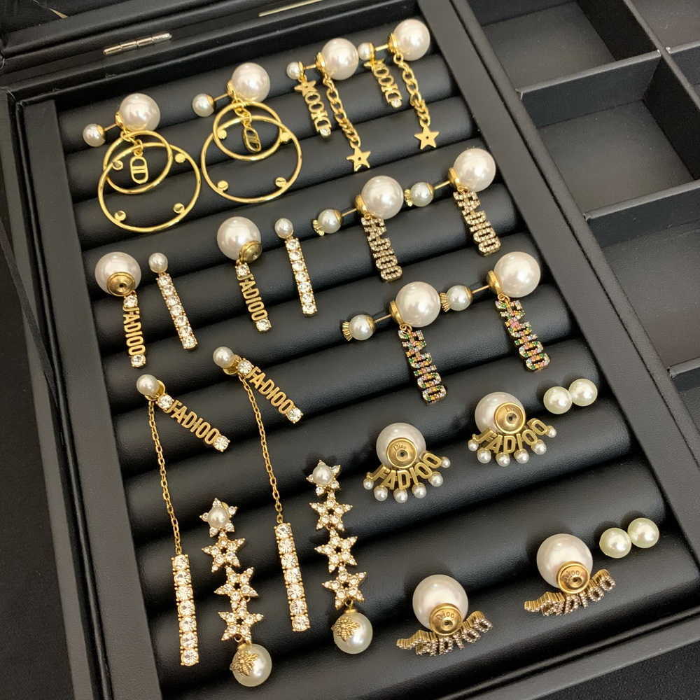 Luxury tassel Pearl Ear studs Celebrity female D Letter Brass18K gold plated Star High-Quality women chain Earrings
Luxury tassel Pearl Ear studs Celebrity female D Letter Brass18K gold plated Star High-Quality women chain Earrings
