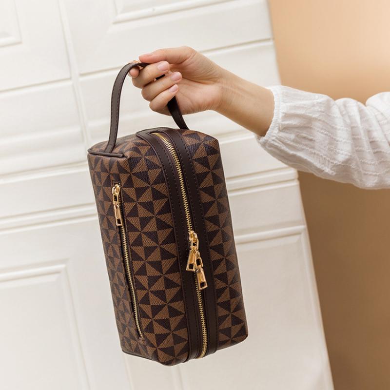 Cosmetic Bags & Cases Fashion Leather Women/Men Hand Brown/Black Travel Wash Storage Clutch Bag Portable Makeup FemaleCosmetic
Cosmetic Bags & Cases Fashion Leather Women/Men Hand Brown/Black Travel Wash Storage Clutch Bag Portable Makeup FemaleCosmetic