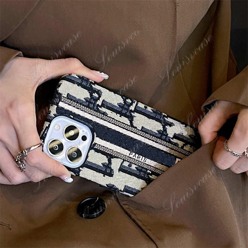 Top Luxury Textile Armband Phone Cases For iPhone 13proMAX 12 11 Pro XR XS Max X 11Pro 12ProMax Fashion embroidery cloth art D Cover, Black with dlor logo
Top Luxury Textile Armband Phone Cases For iPhone 13proMAX 12 11 Pro XR XS Max X 11Pro 12ProMax Fashion embroidery cloth art D Cover, Black with dlor logo