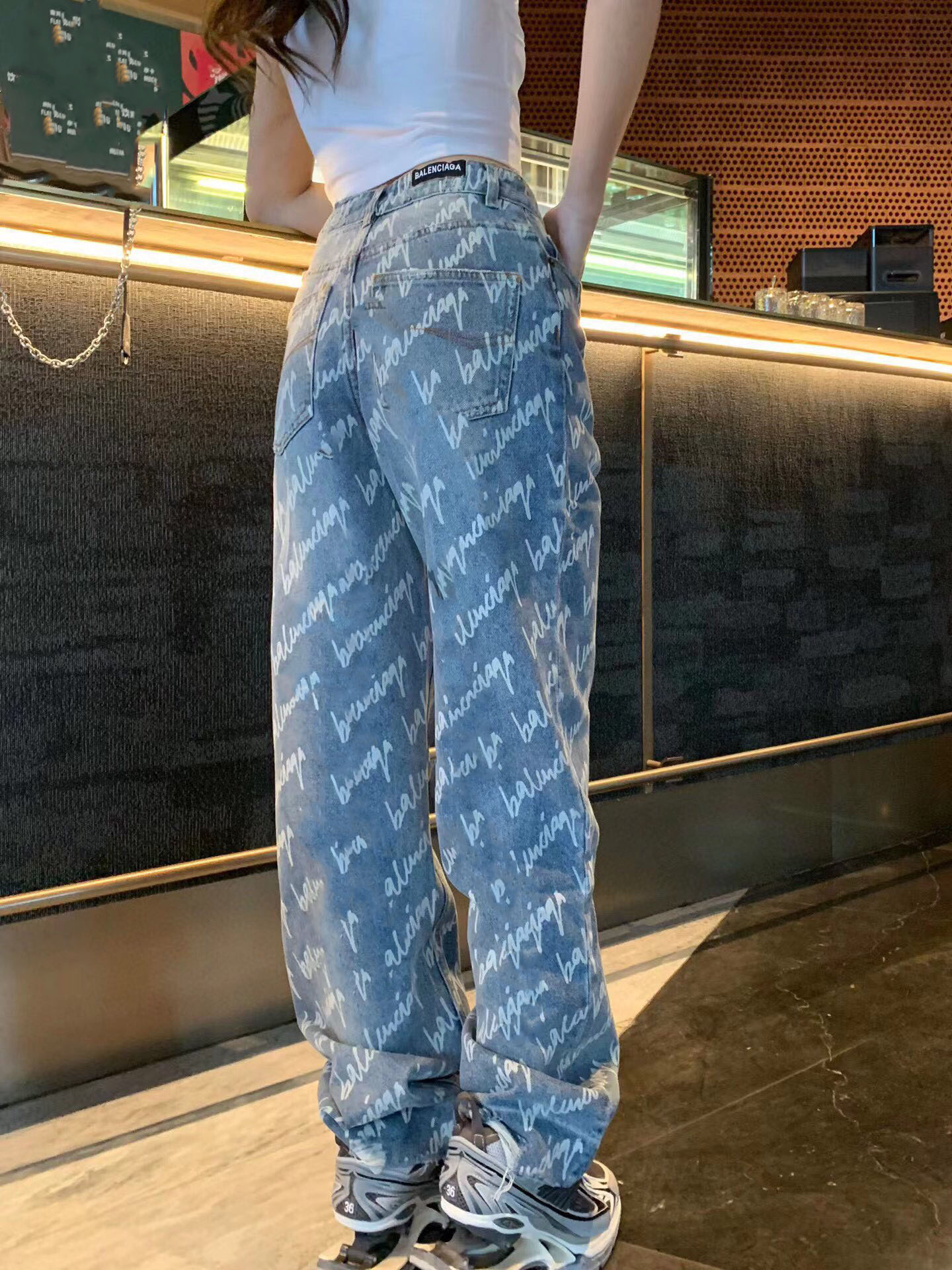 Top quality European designer women' jeans High Waist Jeans Woman Jeans Plus Size Ladies Denim For Women 2019 Hole Pockets Skinny Button Casual Overalls Feminino V4, Blue
Top quality European designer women' jeans High Waist Jeans Woman Jeans Plus Size Ladies Denim For Women 2019 Hole Pockets Skinny Button Casual Overalls Feminino V4, Blue