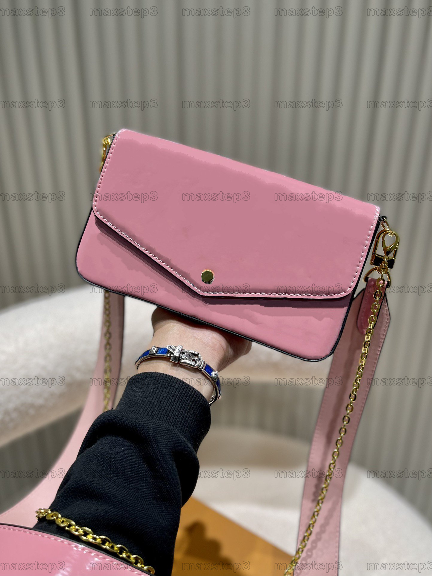 Ladies Multi-Pochette Cross Body Bags Pink Quilted Cowhide Leather 3 in 1 Gold-Color Chain For Hand Or Short Shoulder Carry Round Coin Purse Versatile Black Bag
Ladies Multi-Pochette Cross Body Bags Pink Quilted Cowhide Leather 3 in 1 Gold-Color Chain For Hand Or Short Shoulder Carry Round Coin Purse Versatile Black Bag