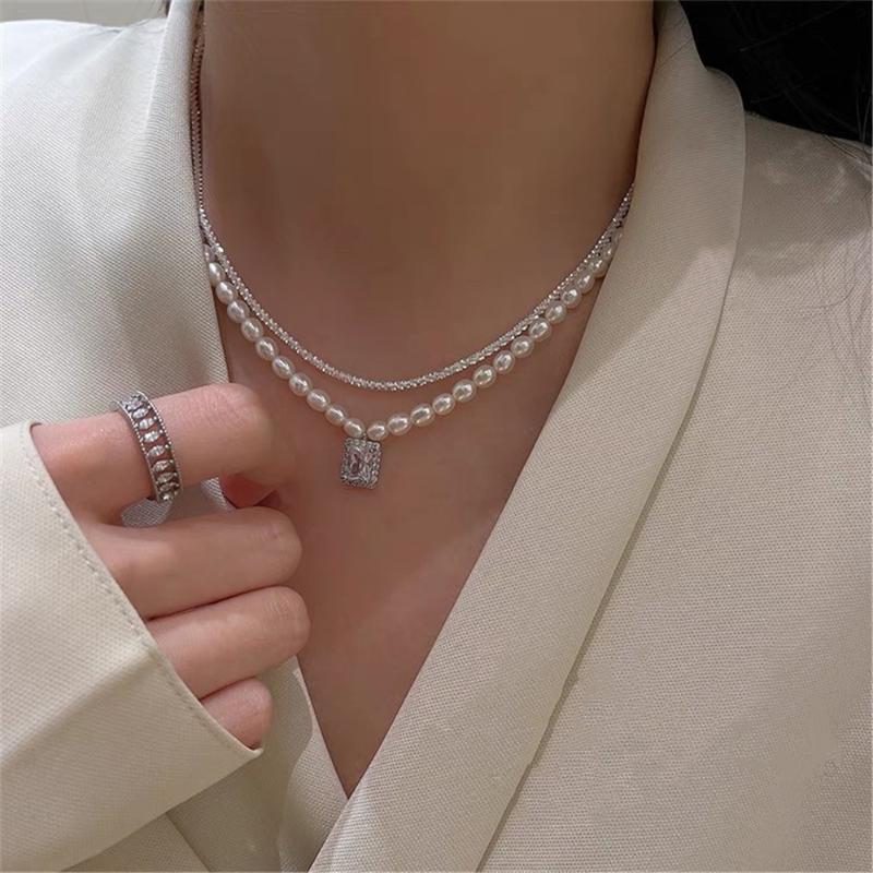 Pendant Necklaces Vintage Geometry Pearl Necklace For Female Rhinestone Choker Layered Chain Cubic Zirconia Jewelry AccessoriesPendant
Pendant Necklaces Vintage Geometry Pearl Necklace For Female Rhinestone Choker Layered Chain Cubic Zirconia Jewelry AccessoriesPendant