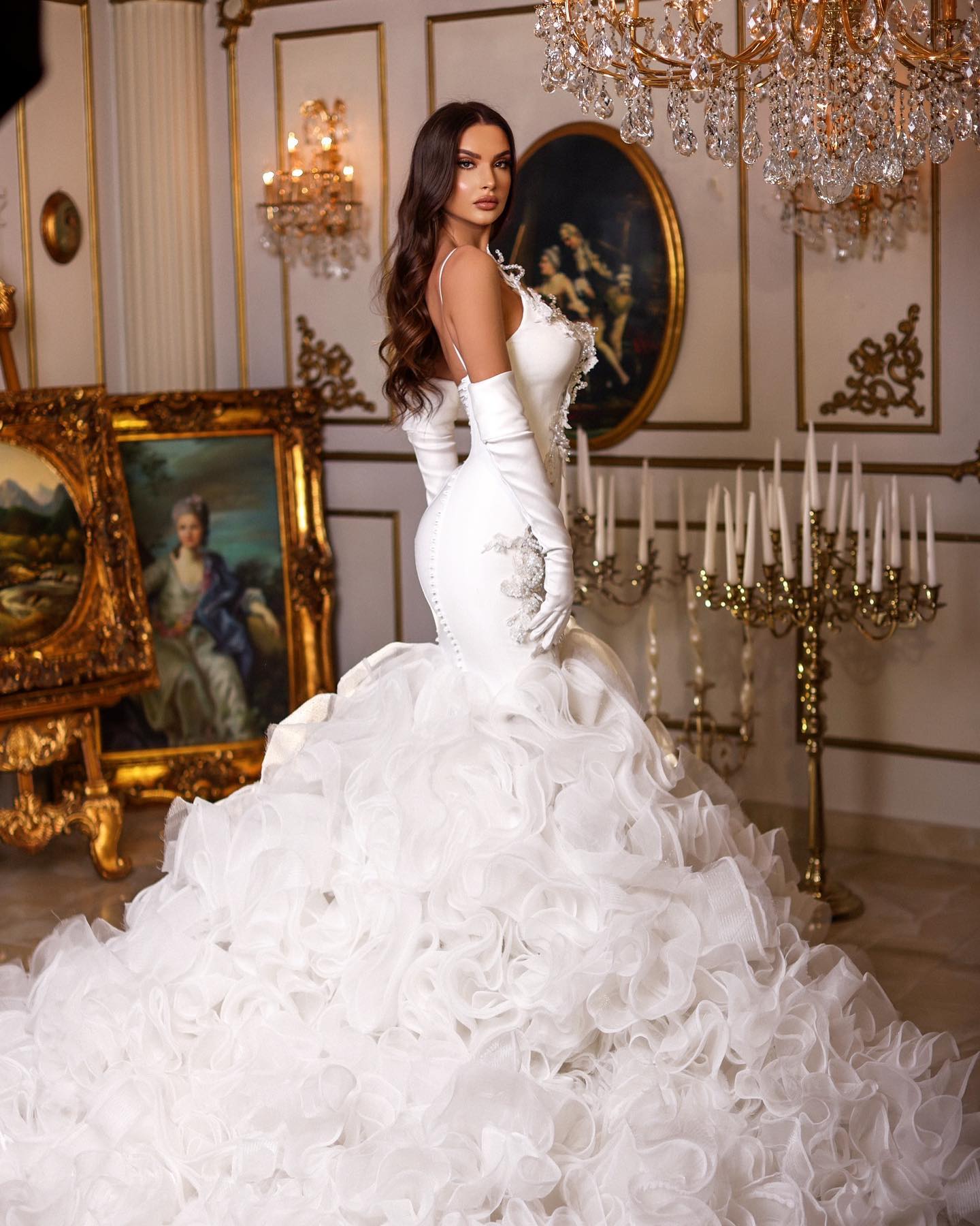 Luxurious Spaghetti Straps Wedding Dresses Sweetheart Bridal Gown Custom Made Lace Appliques Tiered Ruffles Long Train Wedding Gowns