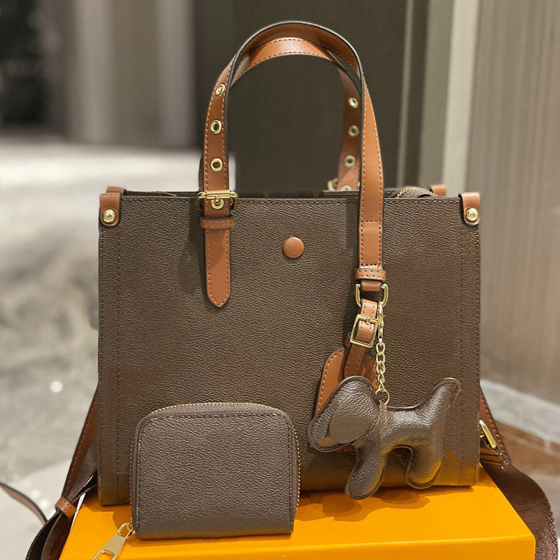 5A quality new women totes bags on the go tote shopping bag handbag leather hobo fashion letter print Large luxury designer travel Crossbody Shoulder handbags Purses, Brown
5A quality new women totes bags on the go tote shopping bag handbag leather hobo fashion letter print Large luxury designer travel Crossbody Shoulder handbags Purses, Brown