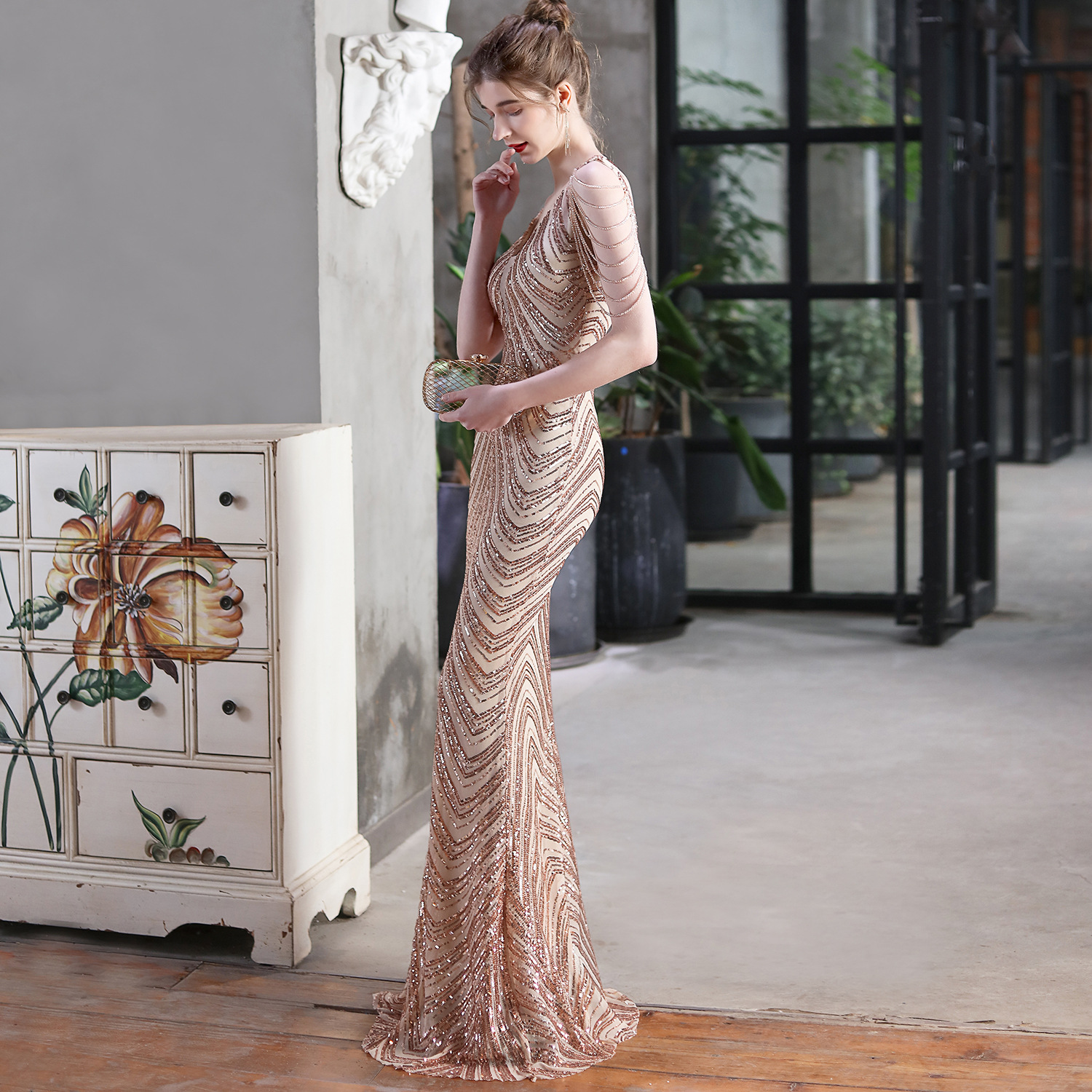 Luxury Dark Green Rose Gold Evening Dress Elegant V Neck Mermaid Sequined Prom Dress For Black Girls Backless Formal Party Gown Burgundy Beaded Tassel