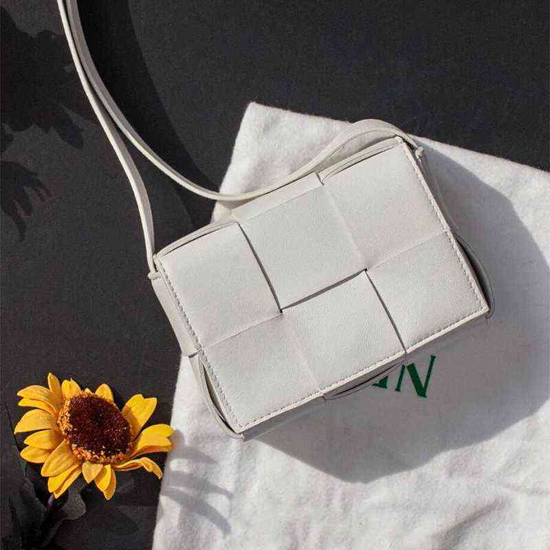 Luxury Women Bottegass Handbags Venetas Mini Square Fashion Pillow Woven Leather Chest Mini Single Shoulder Diagonal, Parrot green
Luxury Women Bottegass Handbags Venetas Mini Square Fashion Pillow Woven Leather Chest Mini Single Shoulder Diagonal, Parrot green