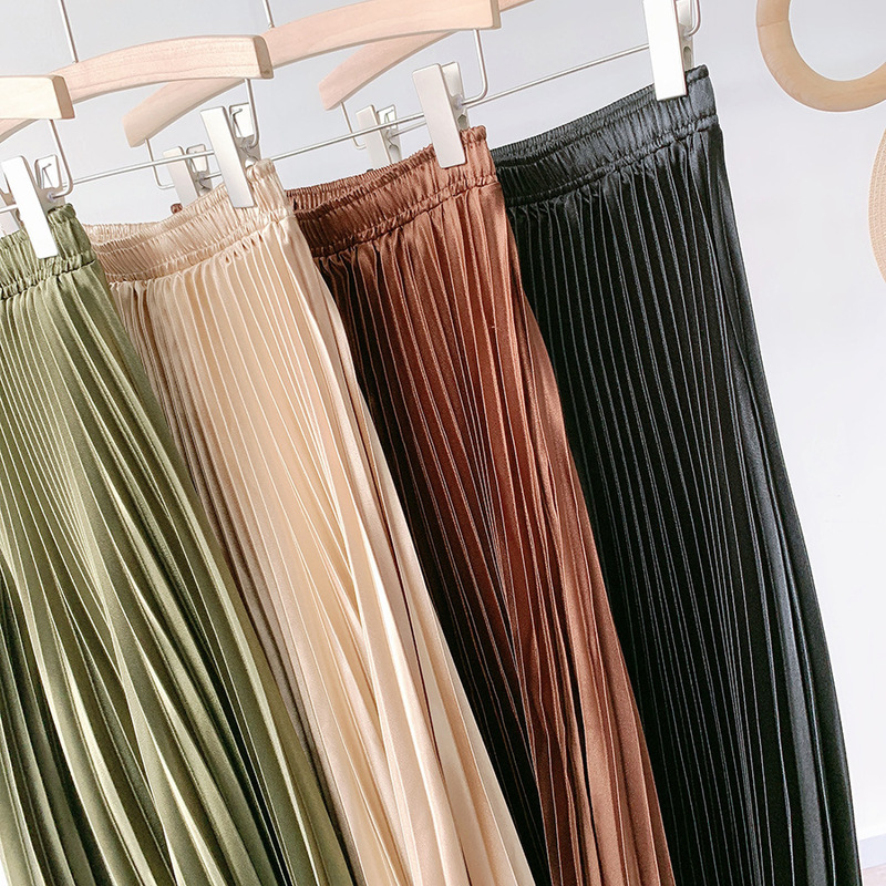 Treutoyeu Gothic Metallic Black Pleated Long Skirt Vintage High Waisted A Line Satin Skirts Womens Korean Style Winter 220317