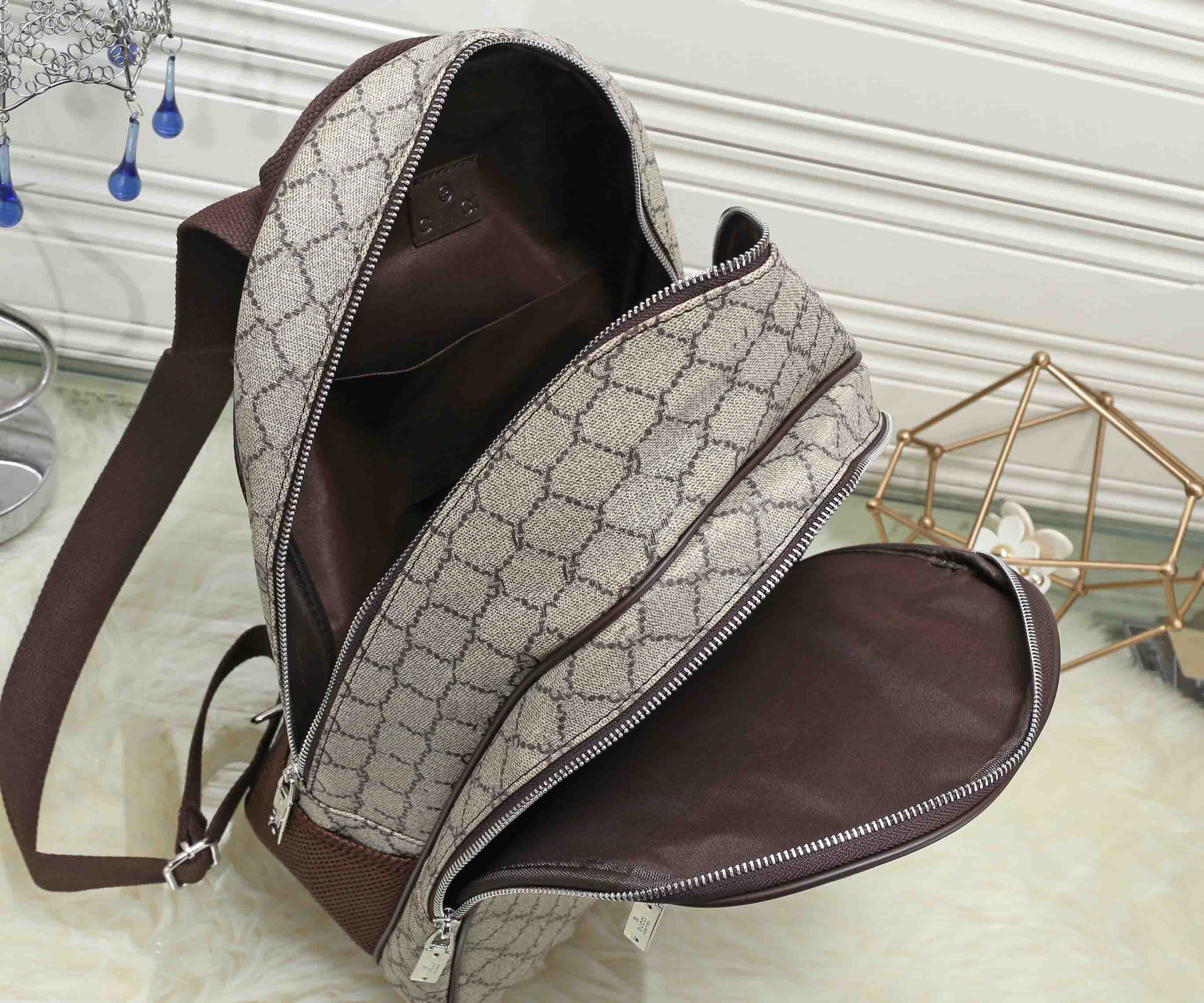 2023Luxury Designer Casual Backpack Style Fashionable Two-color Decorative Strip Metal Zipper Travel Bag Color-block Letter Double Shoulder, Custom
2023Luxury Designer Casual Backpack Style Fashionable Two-color Decorative Strip Metal Zipper Travel Bag Color-block Letter Double Shoulder, Custom