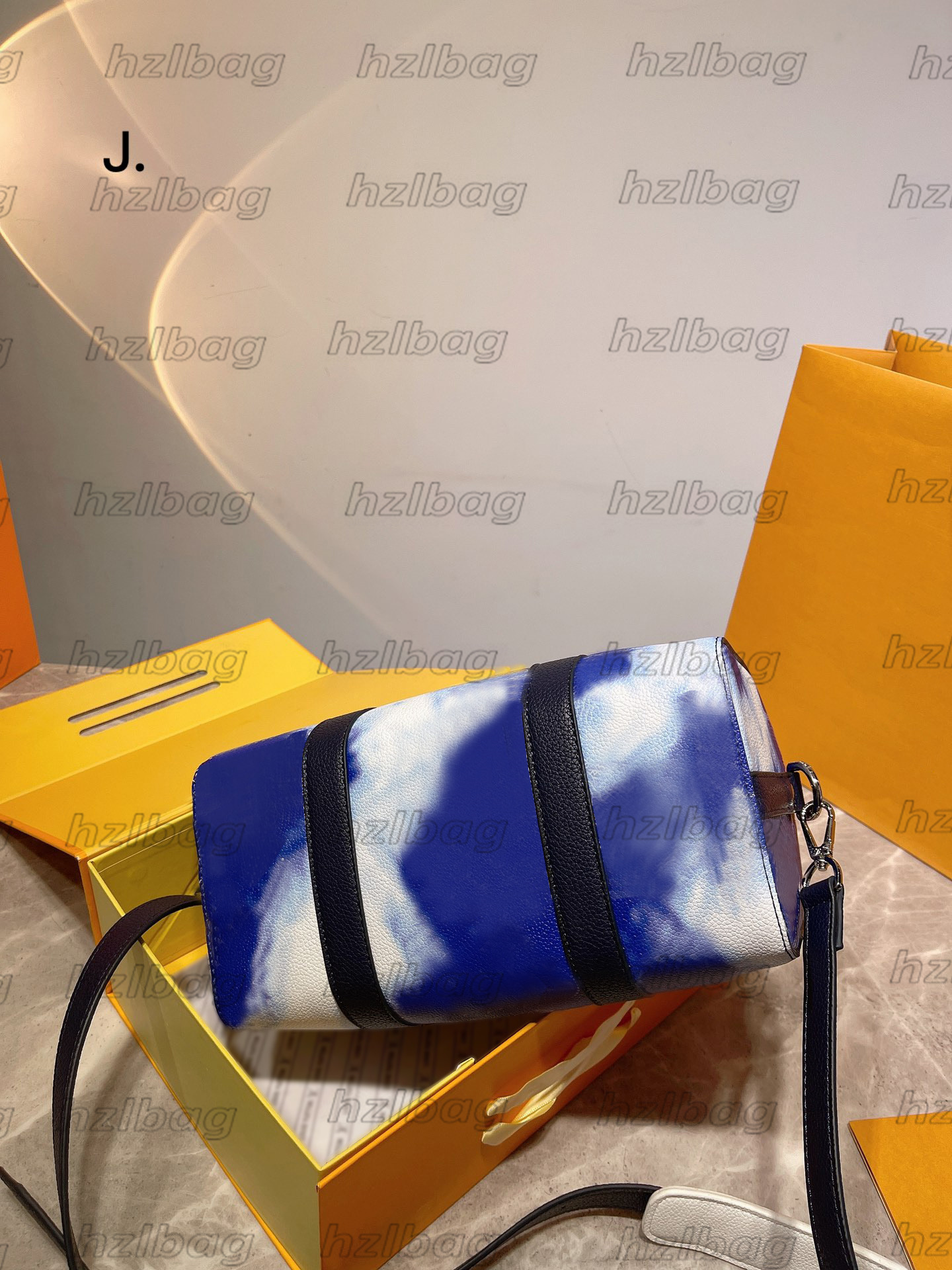 City Keepbag KEEP ALL Designer Shoulder Bag Pre-Fall 2022 Mens Luxurys Blue Monograms Bandana Cross Body Purse Wallet Print Double zipped Name Tag, Color 01
City Keepbag KEEP ALL Designer Shoulder Bag Pre-Fall 2022 Mens Luxurys Blue Monograms Bandana Cross Body Purse Wallet Print Double zipped Name Tag, Color 01