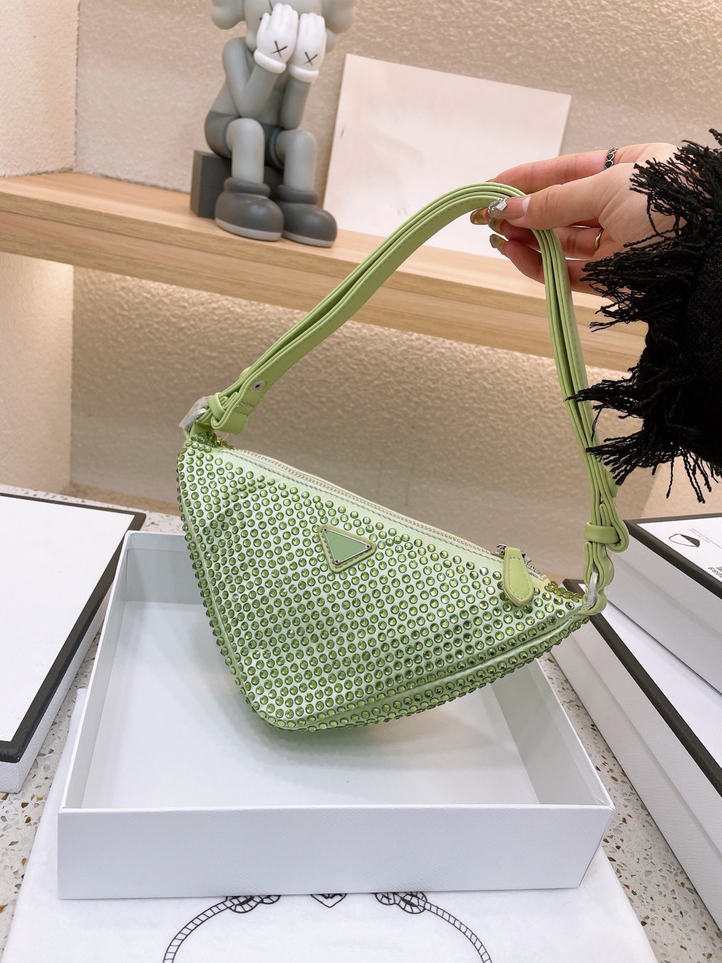 2022 Designers triangular covered in crystals Diamante bags Luxury fashion handbags for girls Top quality Designer hobo shoulder bag vintage, 3#
2022 Designers triangular covered in crystals Diamante bags Luxury fashion handbags for girls Top quality Designer hobo shoulder bag vintage, 3#