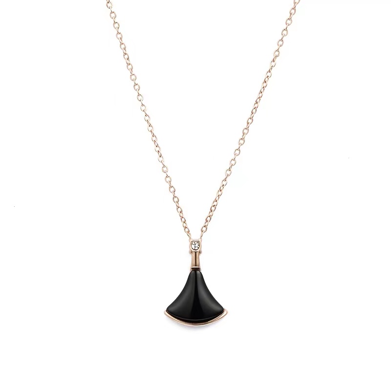 Luxury bearing treasure designer necklace classic fashion cabinet elegant seafood jewelry necklace pendant high-end gift box packaging
Luxury bearing treasure designer necklace classic fashion cabinet elegant seafood jewelry necklace pendant high-end gift box packaging