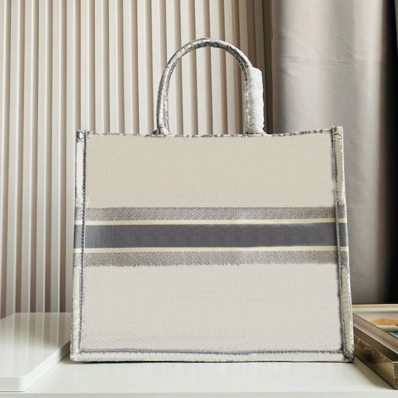 2022 Designer Bags Canvas Shopping Handbag Classic Shoulder women Luxurys Designers Embroidered Fashion Large Capacity Original Box big size 41/35cm, 10
2022 Designer Bags Canvas Shopping Handbag Classic Shoulder women Luxurys Designers Embroidered Fashion Large Capacity Original Box big size 41/35cm, 10