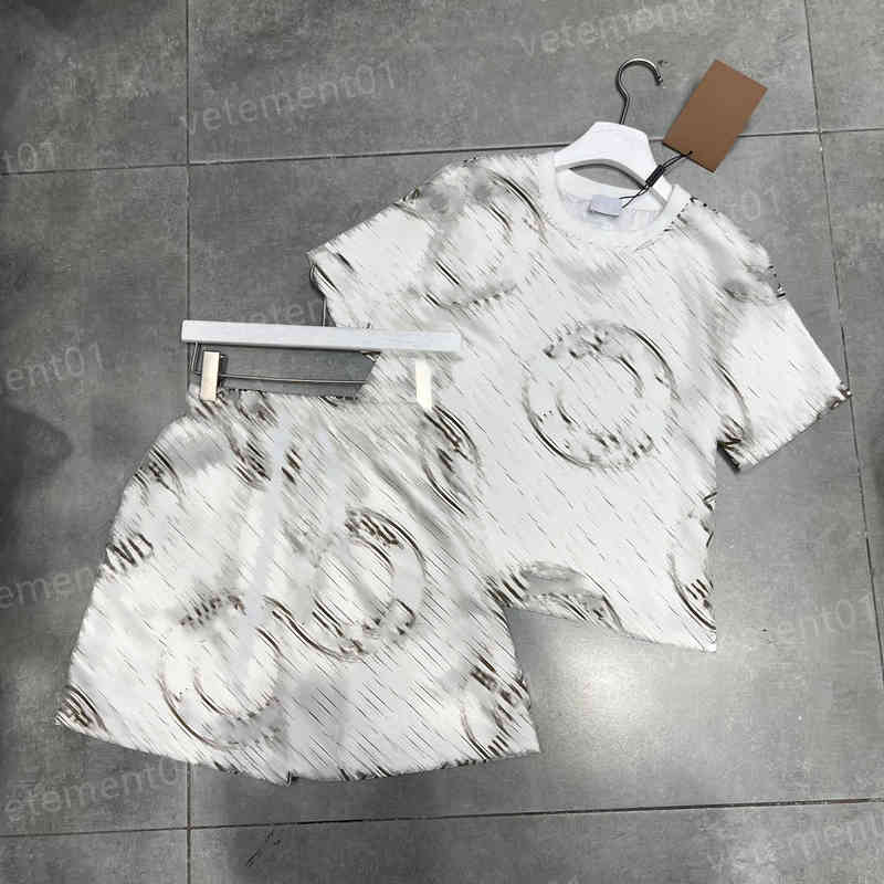 Womens Two Piece Pants 2022SS Logo Print Silky Texture Soft And Delicate Design Biker Shorts 2 Piece Sets Luxury Designer Tracksuit For Women
Womens Two Piece Pants 2022SS Logo Print Silky Texture Soft And Delicate Design Biker Shorts 2 Piece Sets Luxury Designer Tracksuit For Women