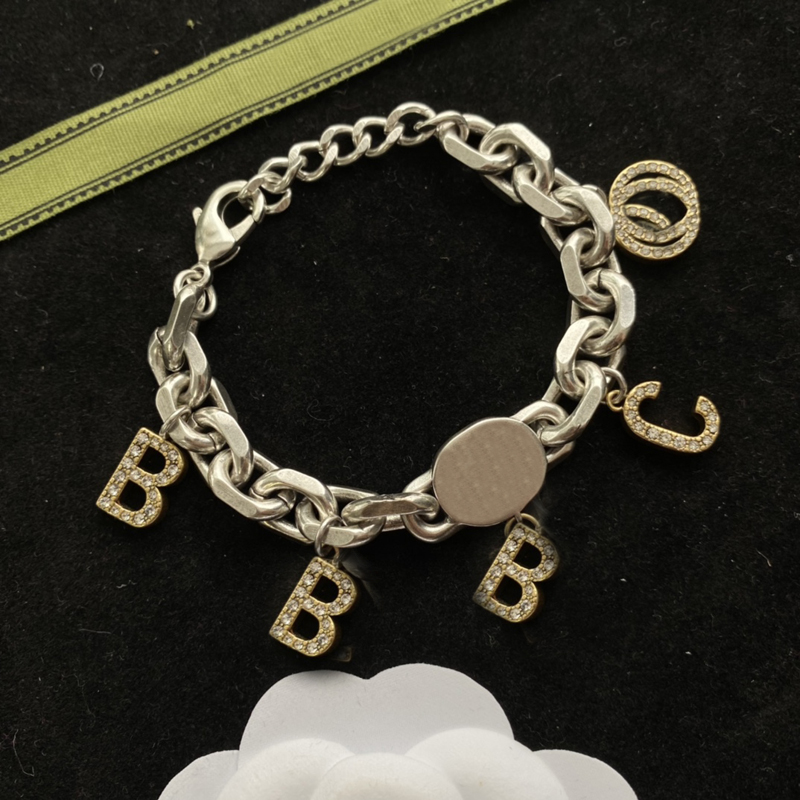 Women Designers Bracelet Silver Necklace For Mens Luxury Jewelry Letters Pendant Love Bracelets G Brand Chain Link Box Hip Pop Box 42002, White
Women Designers Bracelet Silver Necklace For Mens Luxury Jewelry Letters Pendant Love Bracelets G Brand Chain Link Box Hip Pop Box 42002, White