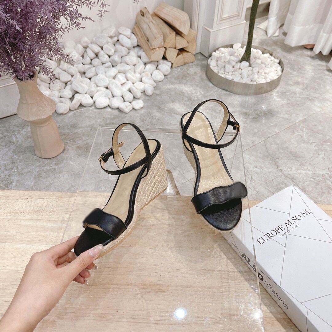Luxury design white women's casual shoes colorful soles letter printing flat sneakers classic outdoor ladies sneakers 34-45, 17
Luxury design white women's casual shoes colorful soles letter printing flat sneakers classic outdoor ladies sneakers 34-45, 17