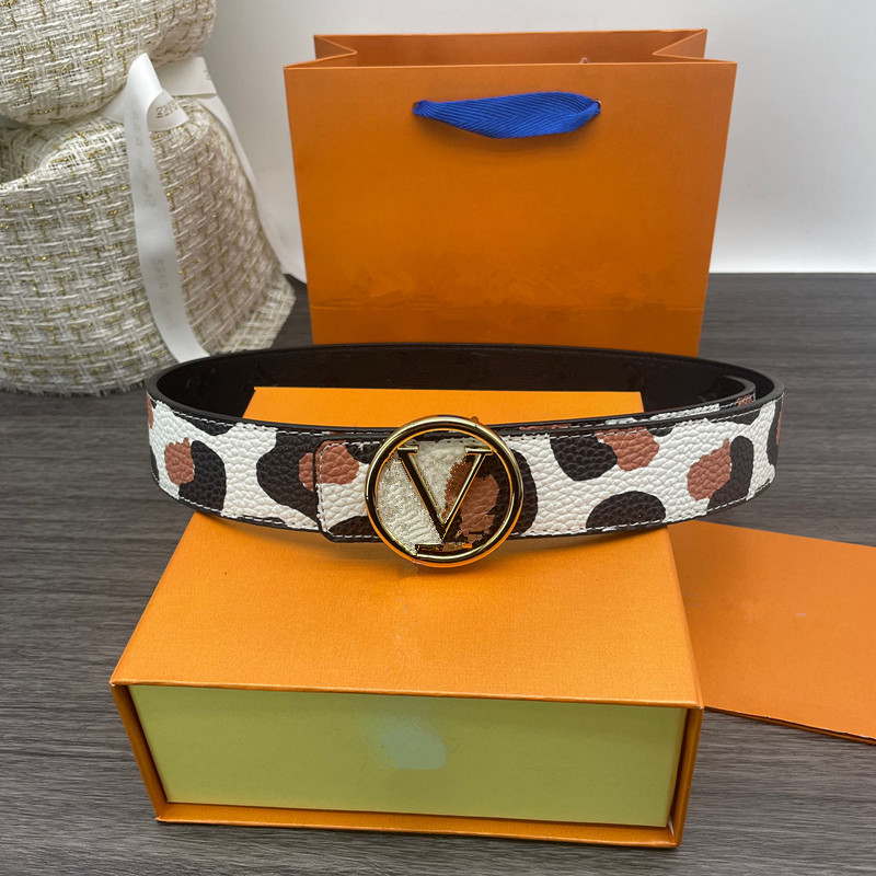 New leopard print men and women smooth buckle leather cattle belt double-sided first layer fashion high-end brand pants, No box
New leopard print men and women smooth buckle leather cattle belt double-sided first layer fashion high-end brand pants, No box