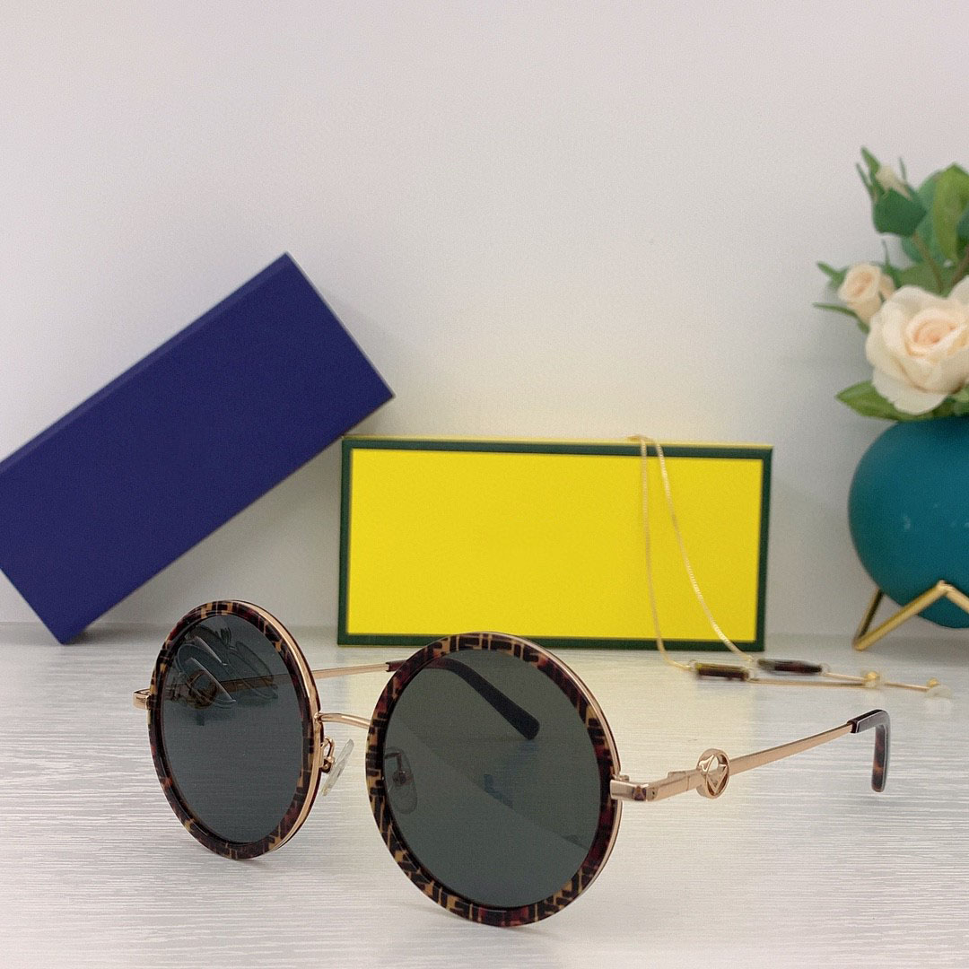 Top F 0647 Original high quality Designer Sunglasses for mens famous fashionable classic retro womens sunglasses luxury brand eyeglass Fashion design with box
Top F 0647 Original high quality Designer Sunglasses for mens famous fashionable classic retro womens sunglasses luxury brand eyeglass Fashion design with box