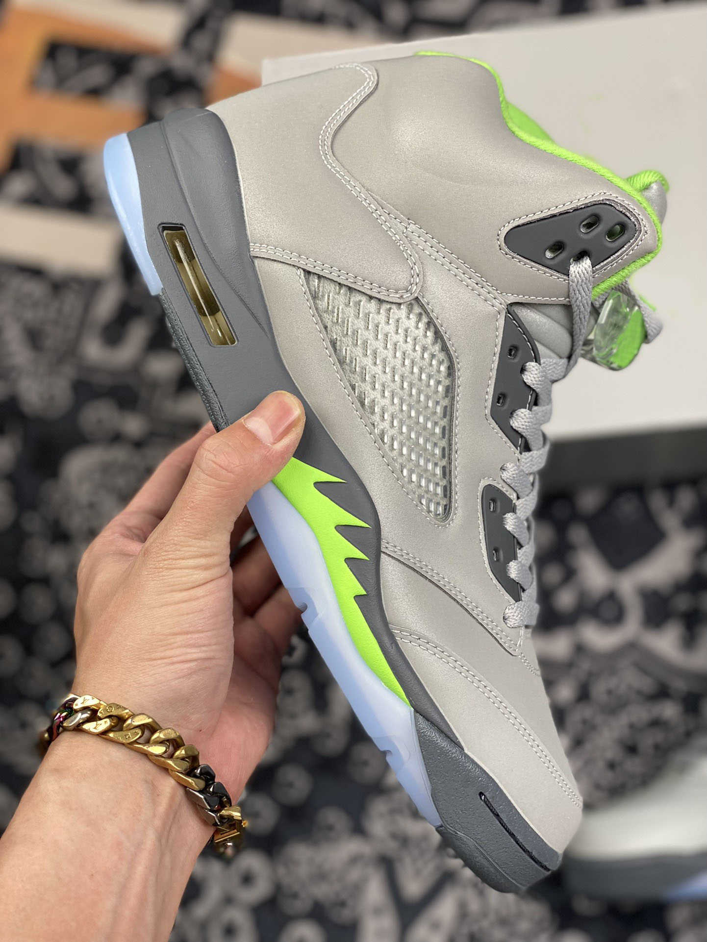 2022 Air Authentic 5 Green Bean Basketball Shoes Silver Flint Grey sneakers 3M reflective 5S Easter Jade Horizon Retro Men Women Athletic Sports shoes With Box, Customize
2022 Air Authentic 5 Green Bean Basketball Shoes Silver Flint Grey sneakers 3M reflective 5S Easter Jade Horizon Retro Men Women Athletic Sports shoes With Box, Customize
