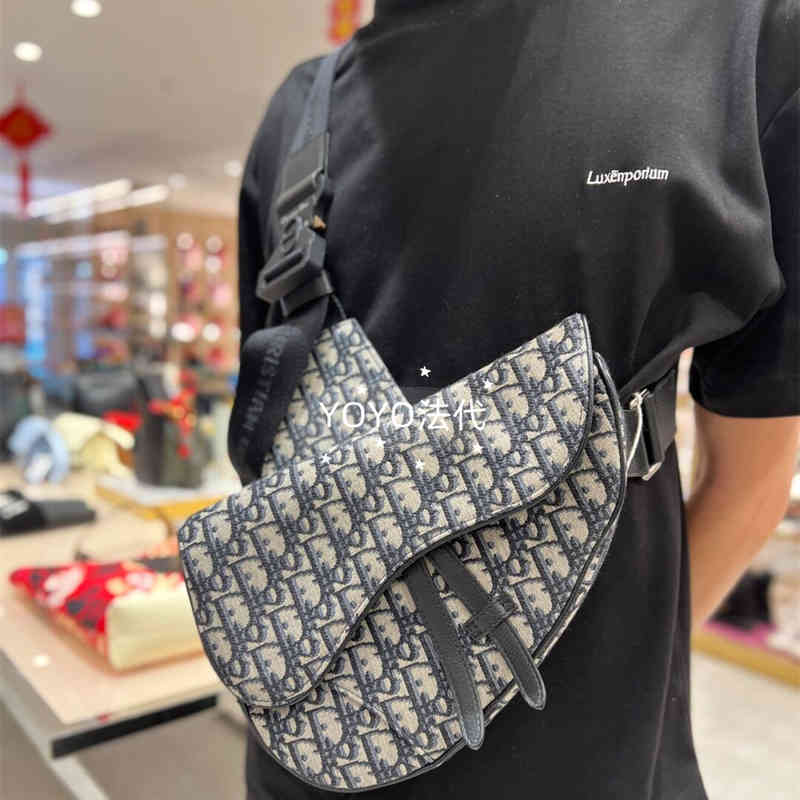 bags Classics Saddles Bags Old Flower Embroidery Men's Saddles Bag Handbag Single Shoulder Bag Messenger Bag Purchased by, As shown in figure
bags Classics Saddles Bags Old Flower Embroidery Men's Saddles Bag Handbag Single Shoulder Bag Messenger Bag Purchased by, As shown in figure