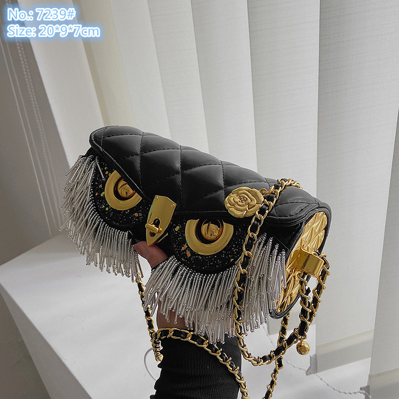 Factory wholesale ladies shoulder bags sweet and lovely cylinder sewing plaid chain bag elegant tassel beaded mobile phone coin purse street trend sequined handbag
