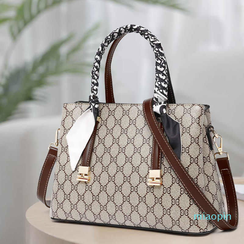 Shoulder Bags Large New Ladies Handbag Fashion Atmosphere Messenger Bag Brown Color 2022 top quality
Shoulder Bags Large New Ladies Handbag Fashion Atmosphere Messenger Bag Brown Color 2022 top quality