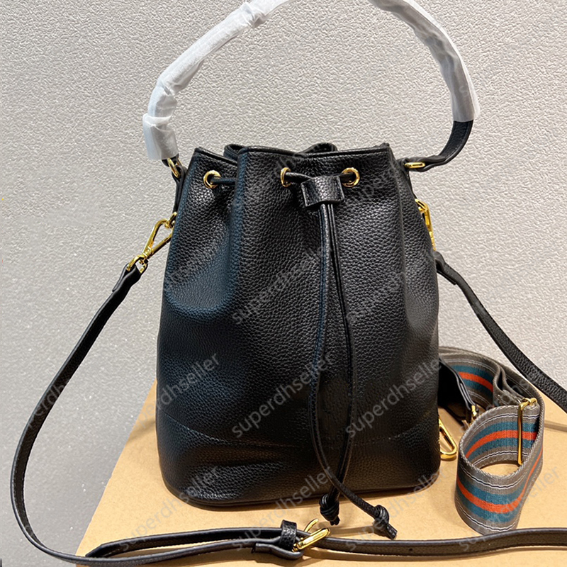 High Quality Designer Bucket Bag Drawstring Leather Crossbody Shoulder Bags Designers Wallets Travel Purse Backpacks Handbags Large Capacity, Increase feight
High Quality Designer Bucket Bag Drawstring Leather Crossbody Shoulder Bags Designers Wallets Travel Purse Backpacks Handbags Large Capacity, Increase feight