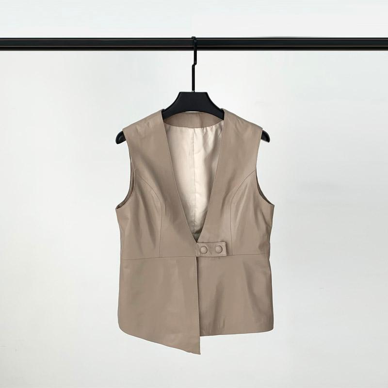 Women's Leather & Faux 2022 Spring Waistcoat Jacket Women Short Two-button Sheepskin V-neck Collar, Beige
Women's Leather & Faux 2022 Spring Waistcoat Jacket Women Short Two-button Sheepskin V-neck Collar, Beige