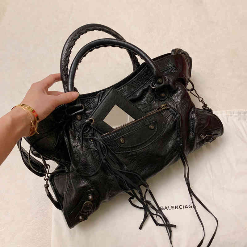 Bag Designer Balencaigass Motorcycle Bag Family Handbag Mini Square Portable Single Shoulder Messenger Rivet Solid Color Fashion Minority 51sz, Sky blue
Bag Designer Balencaigass Motorcycle Bag Family Handbag Mini Square Portable Single Shoulder Messenger Rivet Solid Color Fashion Minority 51sz, Sky blue