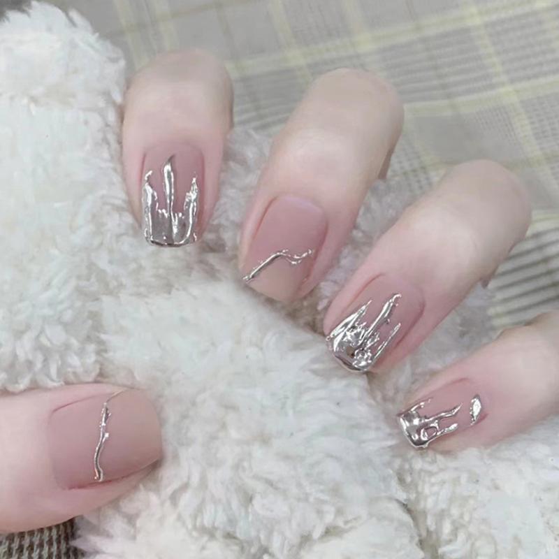 False Nails 24Pcs Shiny Short Grey Silver Fake Nail For Women Girl Press On Art Tips Pieces Removable Wearable NailFalse, Jelly glue model
False Nails 24Pcs Shiny Short Grey Silver Fake Nail For Women Girl Press On Art Tips Pieces Removable Wearable NailFalse, Jelly glue model