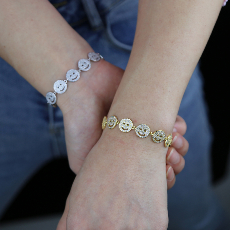 Gold Plated Women Girl Micro Pave Cubic Zirconia Good Luck Happy Smile Face Disc Charm Bracelets Birthday Gifts Jewelry 220713