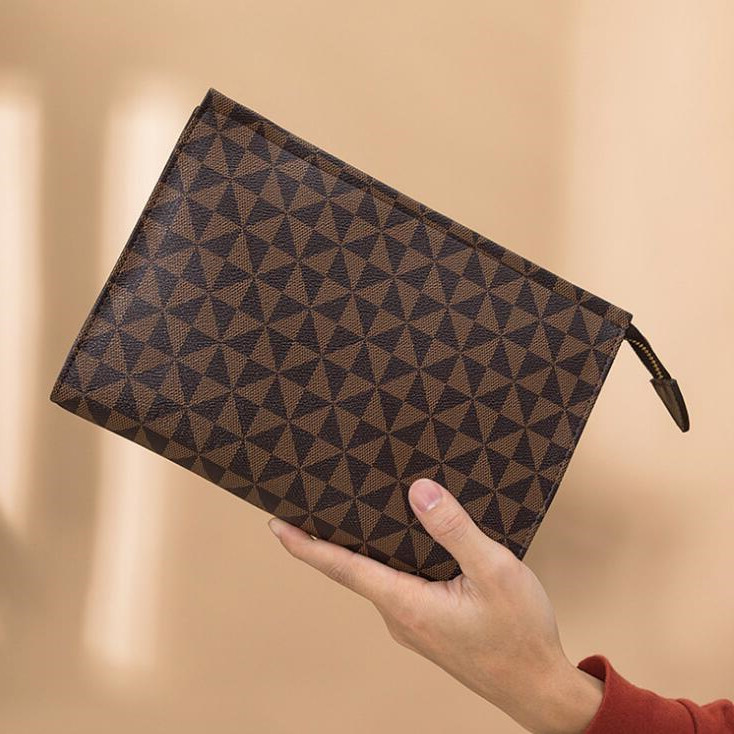 Wholesale this year's popular printed leathers wrist bags street trend Plaid storage wallet Joker cross business clutch bag fashion contrast leather handbag, Brown-2327
Wholesale this year's popular printed leathers wrist bags street trend Plaid storage wallet Joker cross business clutch bag fashion contrast leather handbag, Brown-2327