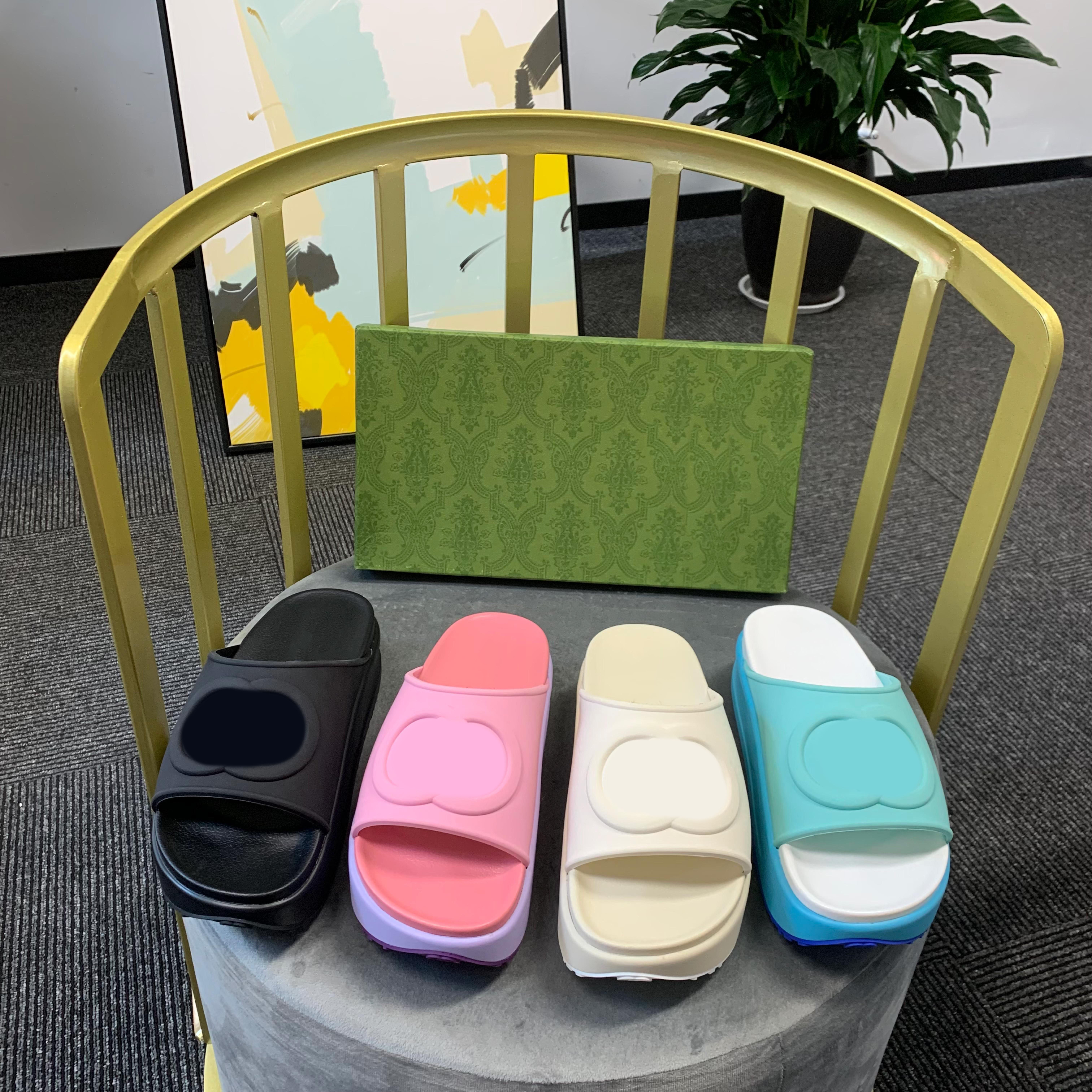 Interlocking Double Slippers Platform Slippers Designer Home Sandal Women Men Sandals Comfortable Casual Shoes Woman Slipper Solid Color Flip-Flops Size 35-41
Interlocking Double Slippers Platform Slippers Designer Home Sandal Women Men Sandals Comfortable Casual Shoes Woman Slipper Solid Color Flip-Flops Size 35-41