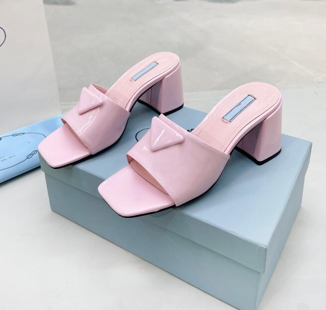 2022 New summer line Slippers sandals Leather luster and toughness Comfortable walking Fabric first layer cow leather flat med
2022 New summer line Slippers sandals Leather luster and toughness Comfortable walking Fabric first layer cow leather flat med