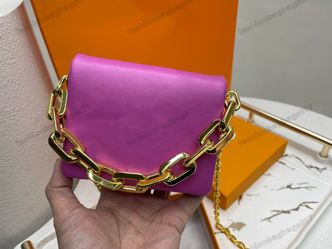 Coussin Beltbag Mini Leather Shoulder Bag Chunky Golden Chain Handle Flap Bag Embossed Monograms Handbag Designer Women Purse Wallet M81127 Orchidée Purple
Coussin Beltbag Mini Leather Shoulder Bag Chunky Golden Chain Handle Flap Bag Embossed Monograms Handbag Designer Women Purse Wallet M81127 Orchidée Purple