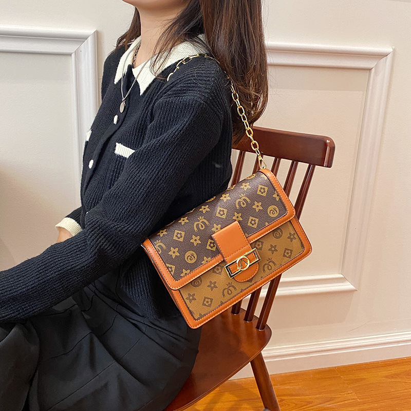 Messenger Bag Women's Printed Small Square Bag Flap Chain One Shoulder Bags, Coffee
Messenger Bag Women's Printed Small Square Bag Flap Chain One Shoulder Bags, Coffee