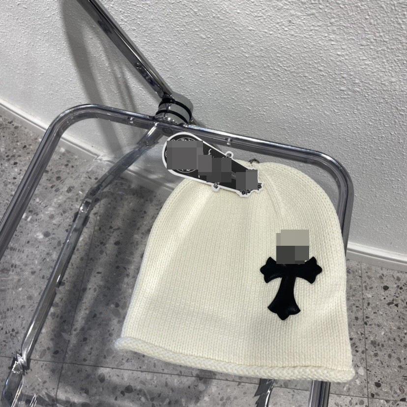 Brand 2022 CH knitted cap Baotou men's and women's autumn winter cold pullover cap star with the same wool pile Cloches 4colors, White 
Brand 2022 CH knitted cap Baotou men's and women's autumn winter cold pullover cap star with the same wool pile Cloches 4colors, White