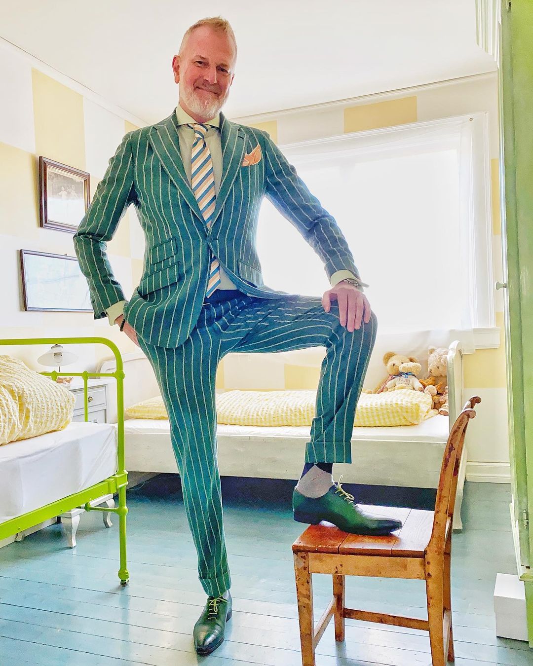 Summer Green Pinstripe Men Wedding Tuxedos Peaked Lapel Jacket Suits Handsome Men Prom Party Formal Outfit 2 Pieces