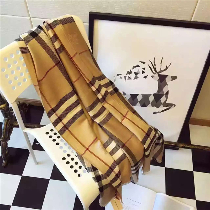 Bur Spring and Autumn women scarves fashion warm checkered men berry Korean style lengthened thin silf scarf
Bur Spring and Autumn women scarves fashion warm checkered men berry Korean style lengthened thin silf scarf
