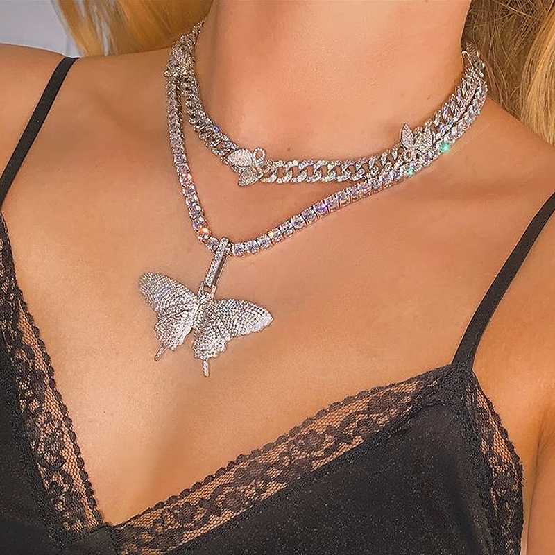 Chains Iced Out Bling Rose Gold Pink CZ Fashion Butterfly Choker Necklaces For Women Men Hip Miami Cuban Link Chain Party JewelryChains Chai
Chains Iced Out Bling Rose Gold Pink CZ Fashion Butterfly Choker Necklaces For Women Men Hip Miami Cuban Link Chain Party JewelryChains Chai