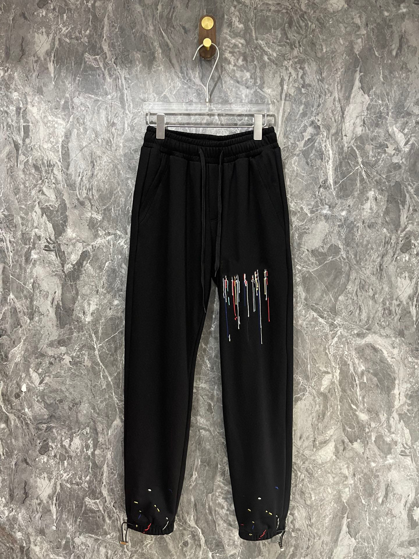 men luxury Designer track pant casual style mens embroidery letter camouflage joggers pants hot sell cargo trousers elastic waist men
men luxury Designer track pant casual style mens embroidery letter camouflage joggers pants hot sell cargo trousers elastic waist men