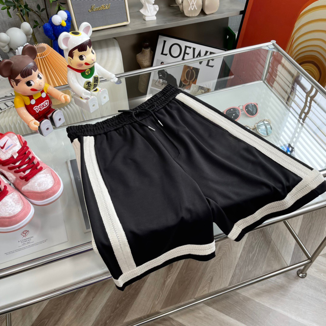 Men's Shorts newspaper printing series, Peugeot saddle pocket with silver hardware accessories, customized Organza rib,01 transparent 4e3
Men's Shorts newspaper printing series, Peugeot saddle pocket with silver hardware accessories, customized Organza rib,01 transparent 4e3