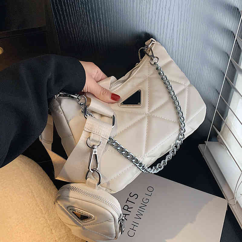 This year's popular women's 2022 new fashion texture wide strap Messenger Bag Fashion versatile one shoulder armpit bag, Black
This year's popular women's 2022 new fashion texture wide strap Messenger Bag Fashion versatile one shoulder armpit bag, Black