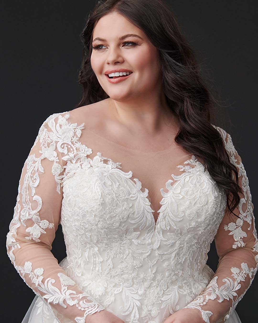 Eddy K Plus Size A Line Wedding Dress Sheer Jewel Neck Long Sleeve Lace Appliqued Bridal Gown Tiered Ruffles Robe de mariee