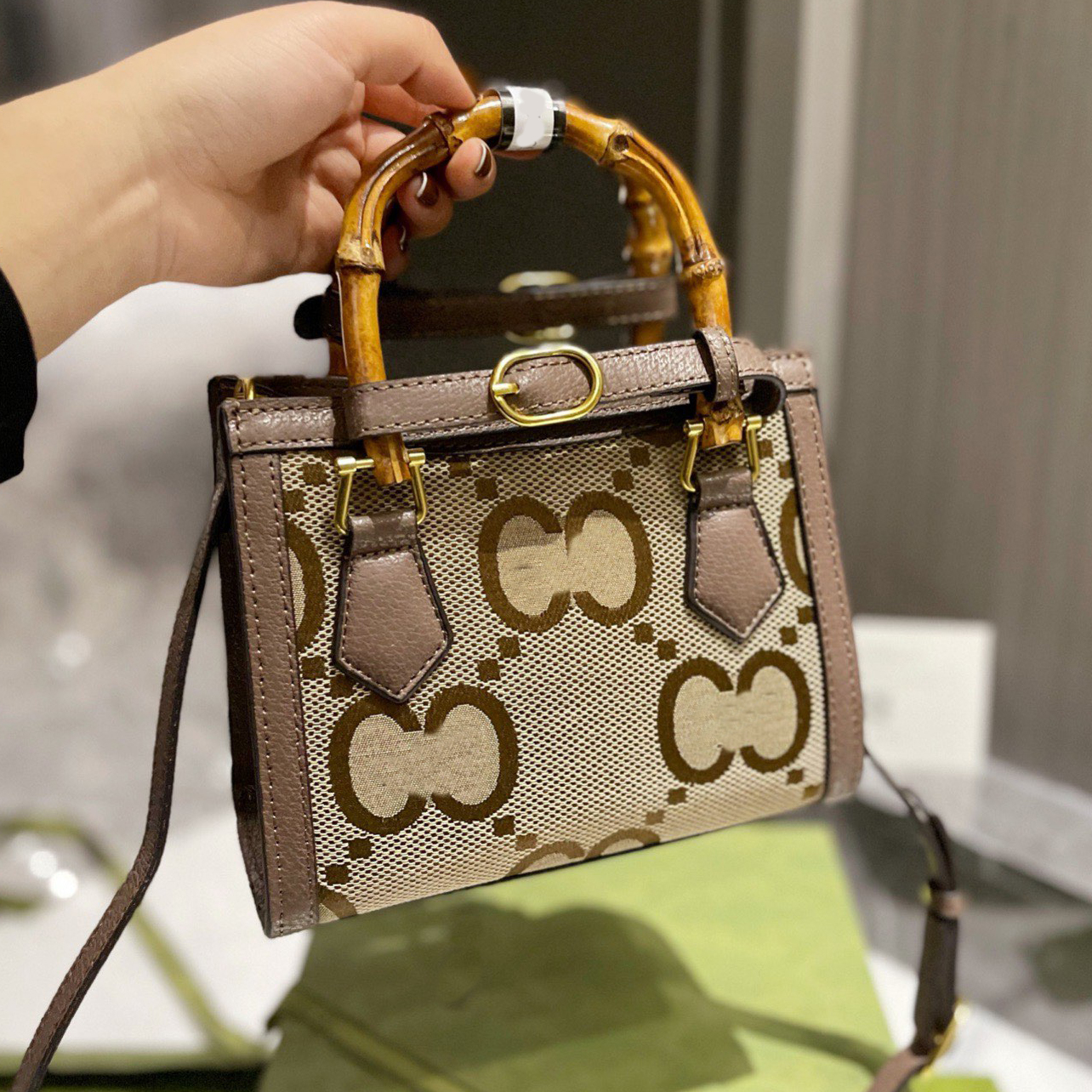 BambooTotes Bags mini Tote Luxury Designer Brand Fashion Shoulder Handbags Quality Women Chains Phone Bag Wallet Cross body Metallic, Multi-color with logo 20x14cm
BambooTotes Bags mini Tote Luxury Designer Brand Fashion Shoulder Handbags Quality Women Chains Phone Bag Wallet Cross body Metallic, Multi-color with logo 20x14cm