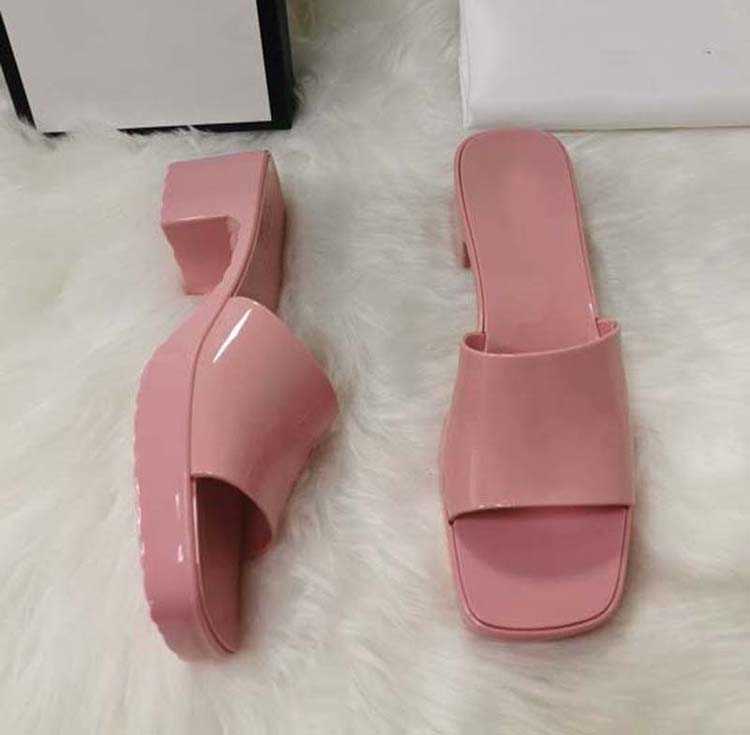 High Quality women Summer Rubber Sandals Beach Slide Fashion Scuffs Slippers Indoor Shoes Size EUR 36-41 With Box 21
High Quality women Summer Rubber Sandals Beach Slide Fashion Scuffs Slippers Indoor Shoes Size EUR 36-41 With Box 21