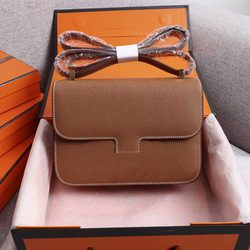 Womens Shoulder Bag with big H Luxurys Designers Handbags White Black Calfskin Flat Bags Top Quality with Box
Womens Shoulder Bag with big H Luxurys Designers Handbags White Black Calfskin Flat Bags Top Quality with Box