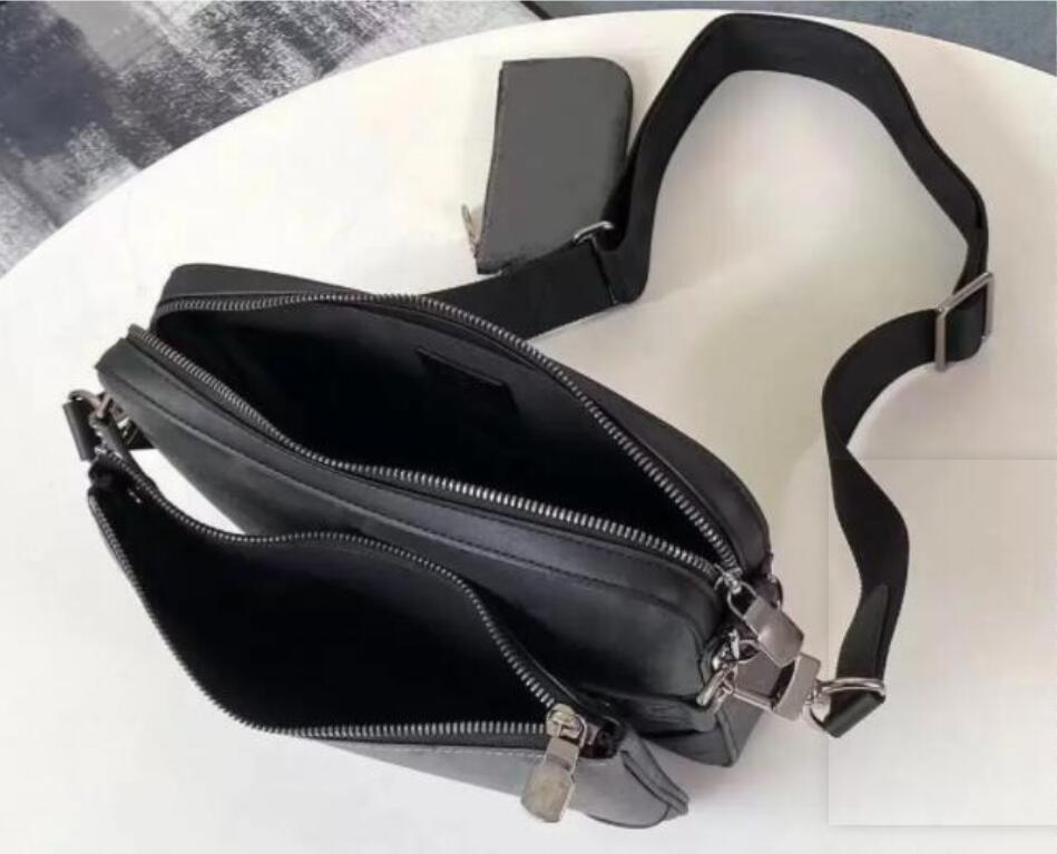 Trio Messenger Bag Men Crossbody Shoulder Bags Luxury Designer Double-Sided Color Wallet Purse Top-quality, N3
Trio Messenger Bag Men Crossbody Shoulder Bags Luxury Designer Double-Sided Color Wallet Purse Top-quality, N3