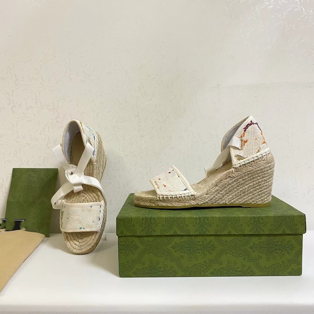 New Men Women Flip Flop Lady Shoes Embroidery Wedge Sandals Elevator Women Designer Rubber Slides High Quality Platform Scuffs Home Shoe 0329, 01
New Men Women Flip Flop Lady Shoes Embroidery Wedge Sandals Elevator Women Designer Rubber Slides High Quality Platform Scuffs Home Shoe 0329, 01