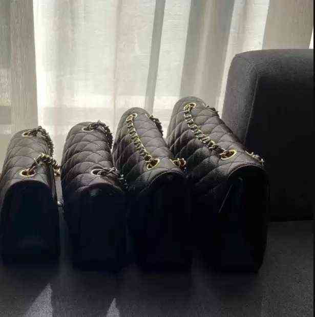 Top quality womens bags purses caviar lambskin classic quilted double flap medium size 25cm chain handbag shoulder bags with box, Red caviar gold hardware
Top quality womens bags purses caviar lambskin classic quilted double flap medium size 25cm chain handbag shoulder bags with box, Red caviar gold hardware